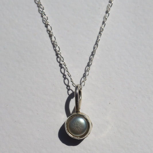 Pearl pendant necklace